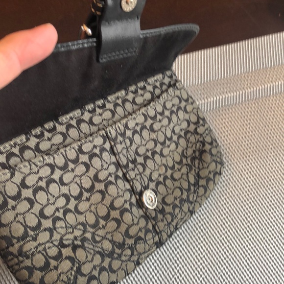 Coach wristlet - Picture 4 of 4
